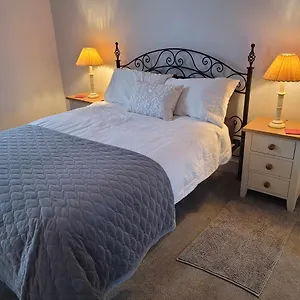 Little Haven 1 Bedroom House Sought After Area Apartment